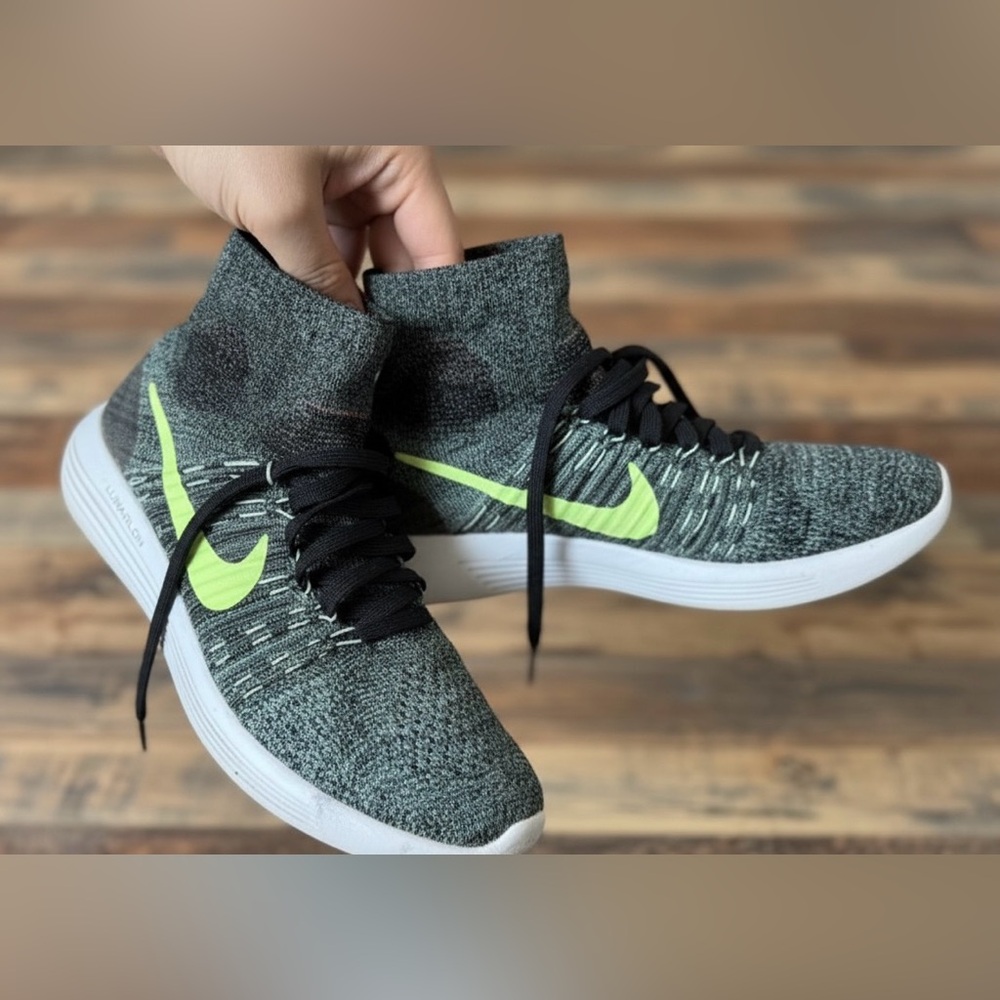 Men’s Nike LunarEpic Flyknit 'Black Ghost Green'